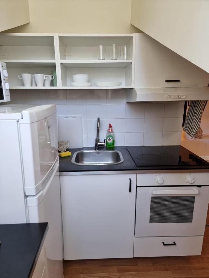 Inviting Apartment In สต็อกโฮล์ม ภายนอก รูปภาพ
